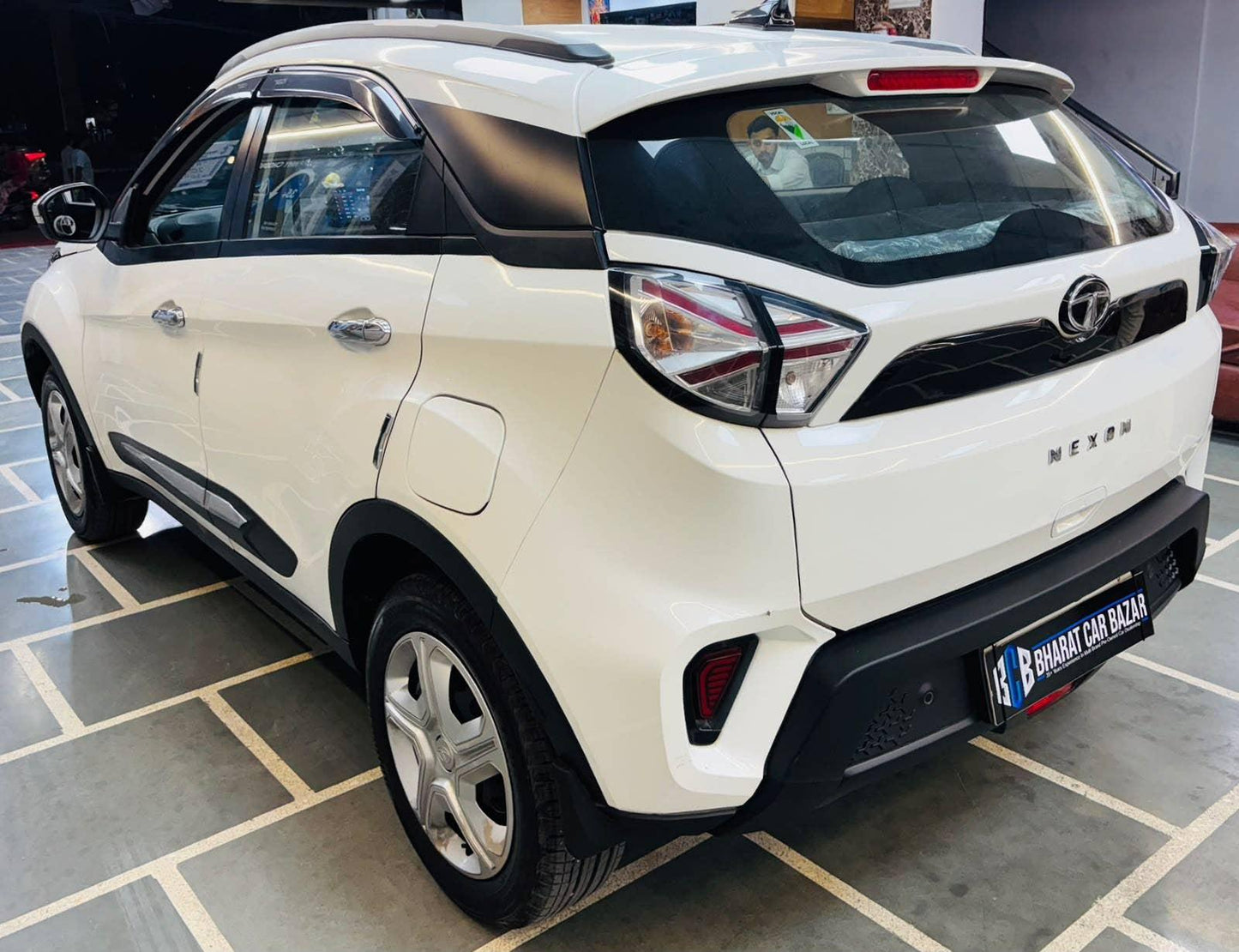 23,000 KMS TATA NEXON 1.2 XM S RTN CNG (2023)