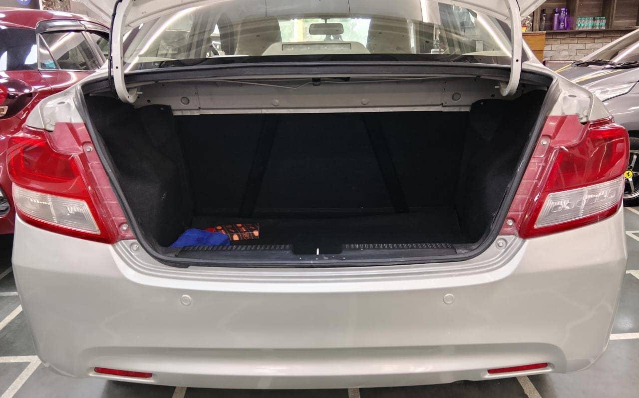 13,000 KMS MARUTI DZIRE LXI PETROL (2019)