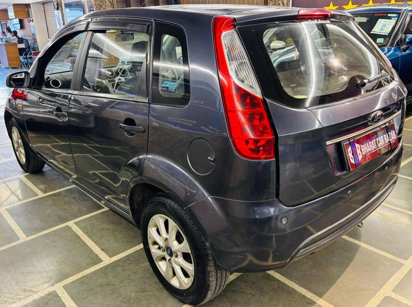 49,000 KMS FORD FIGO 1.2 ZXI PETROL (2012)