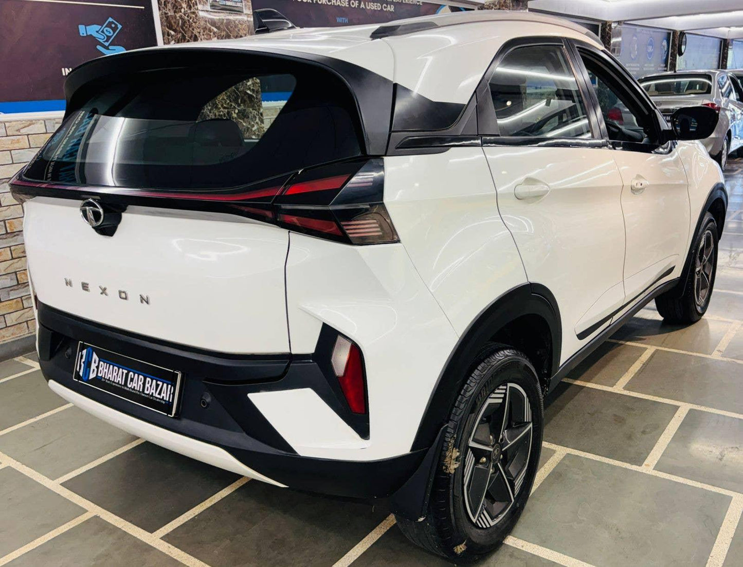 22,000 KMS TATA NEXON 1.2 CREATIVE AMT PETROL (2023)