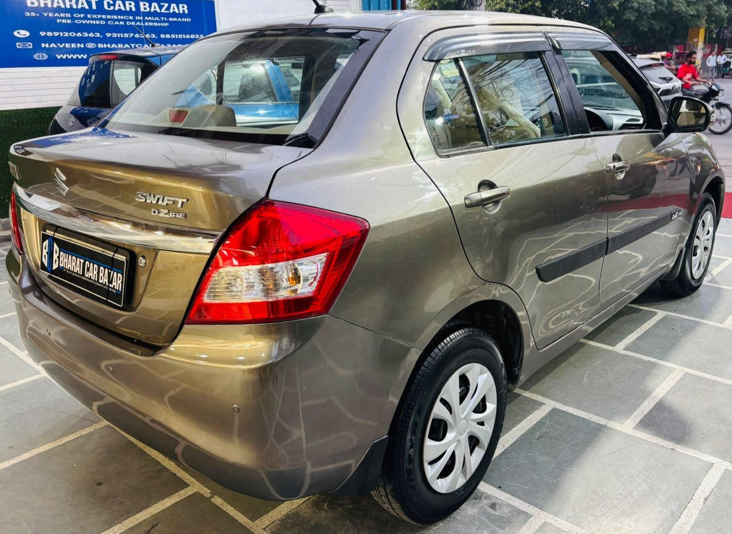 18,000 KMS MARUTI DZIRE VXI PETROL (2017)