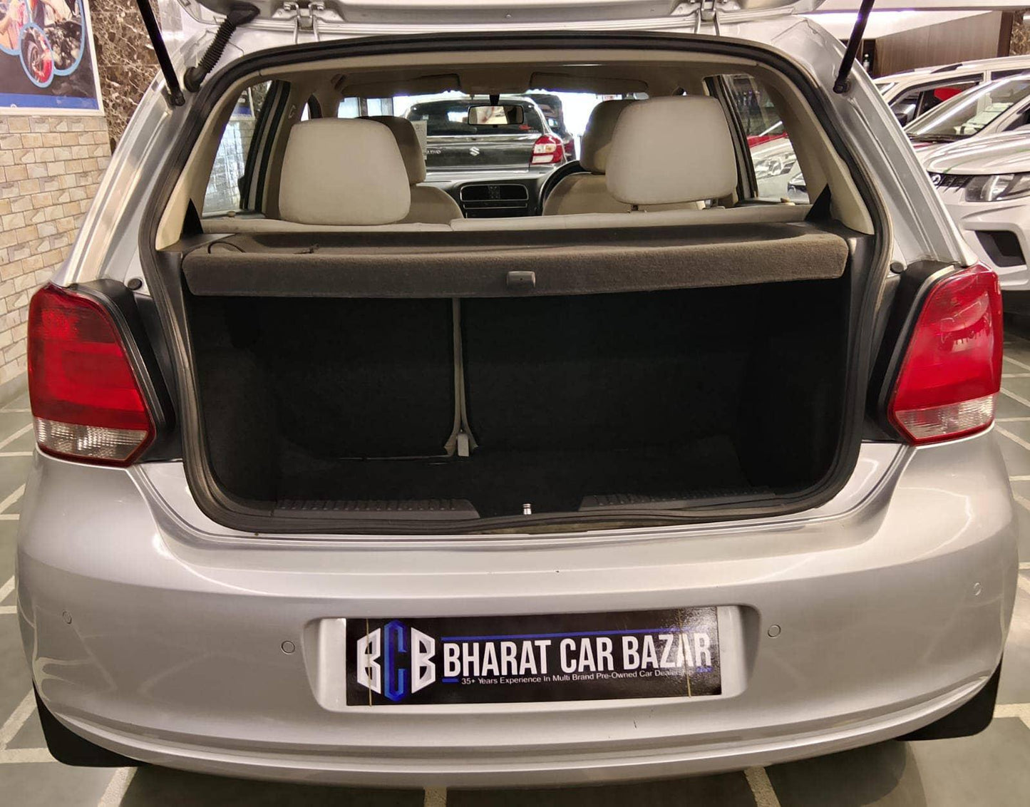 24,000 KMS Volkswagen POLO 1.2 HIGHLINE PETROL (2012)