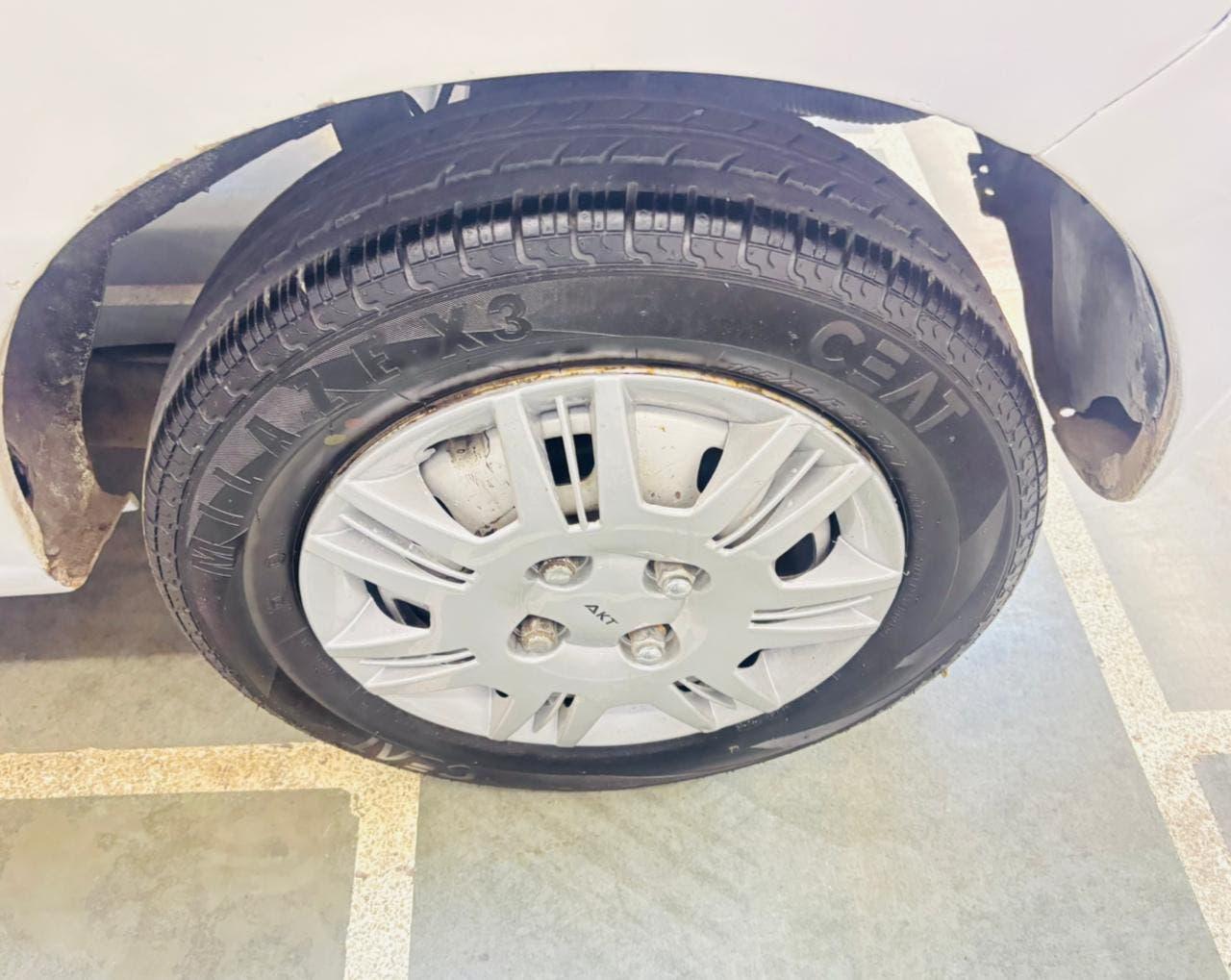 HYUNDAI SANTRO GL PETROL (2011)