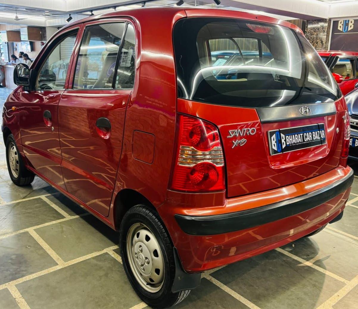 12,000 KMS HYUNDAI SANRO GL PETROL (2014)