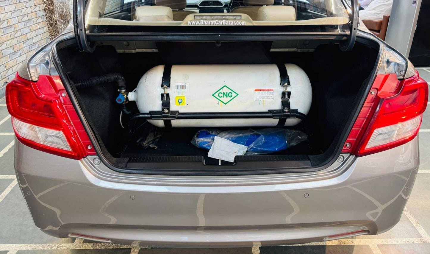 MARUTI DZIRE VXI GREEN CNG (2023)
