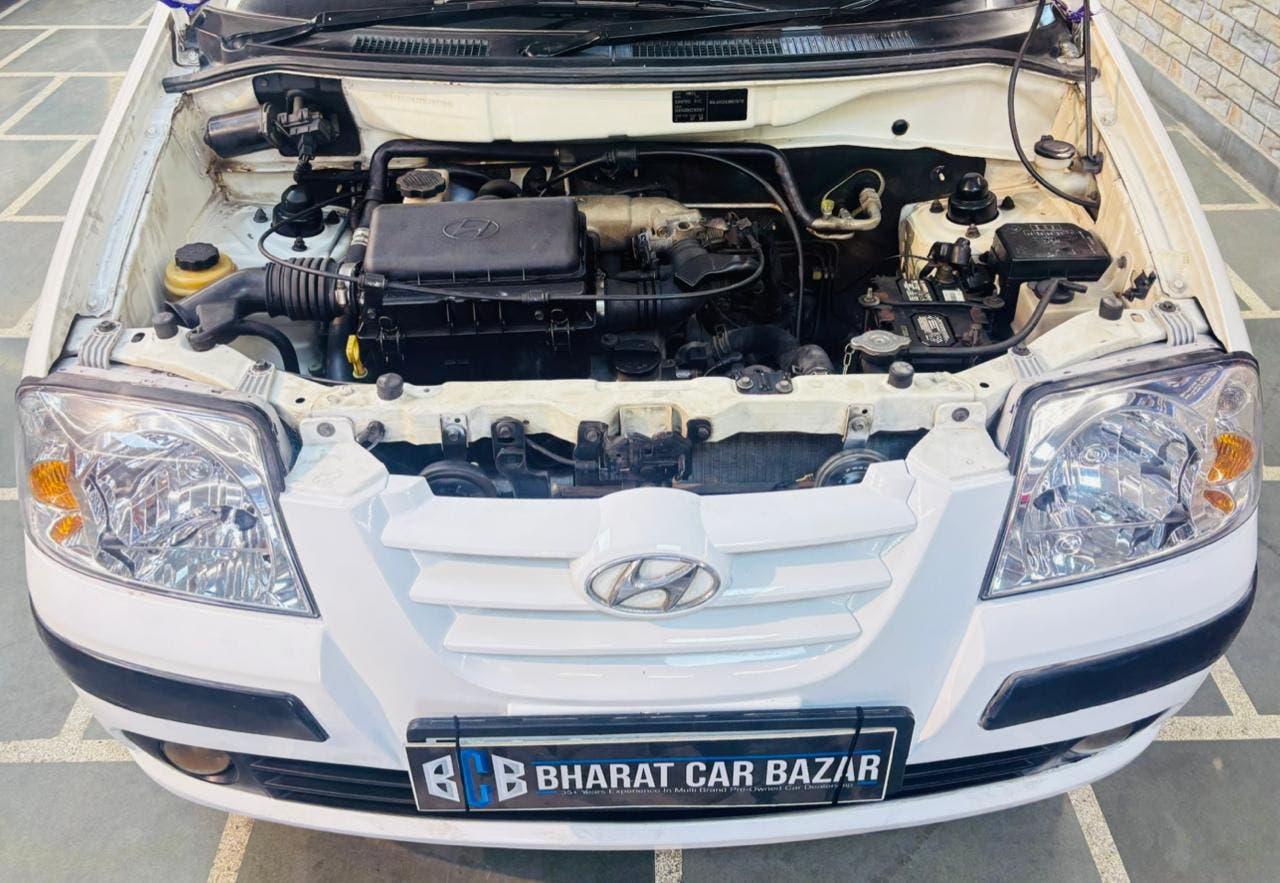 HYUNDAI SANTRO GL PETROL (2011)