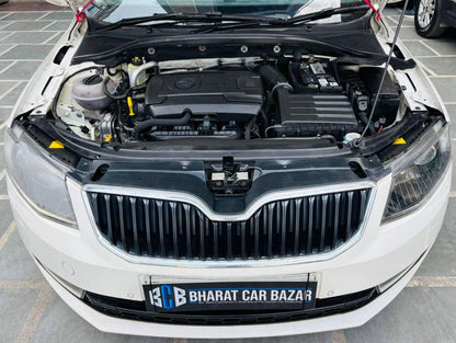 SKODA OCTAVIA STYLE PLUS 1.8 TSI AT PETROL (2017)
