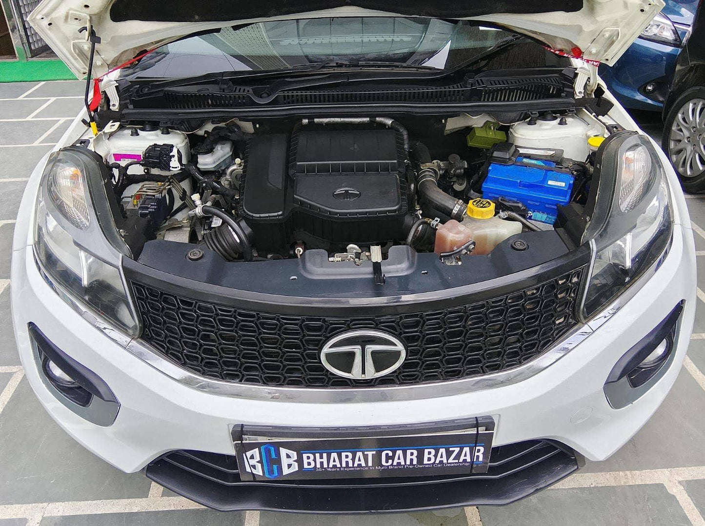 39,000 KMS TATA NEXON XM 1.5 RTQ DIESEL (2018)