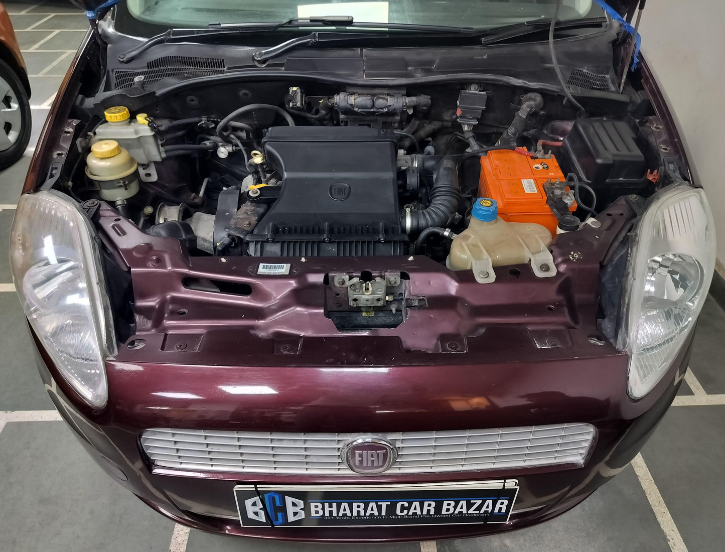 30,000 KMS FIAT PUNTO EMOTION PETROL (2014)