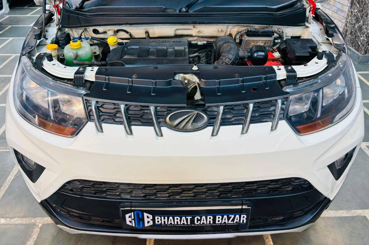 22,000 KMS MAHINDRA KUV 100 K6+ 6STR G NXT PETROL (2018)
