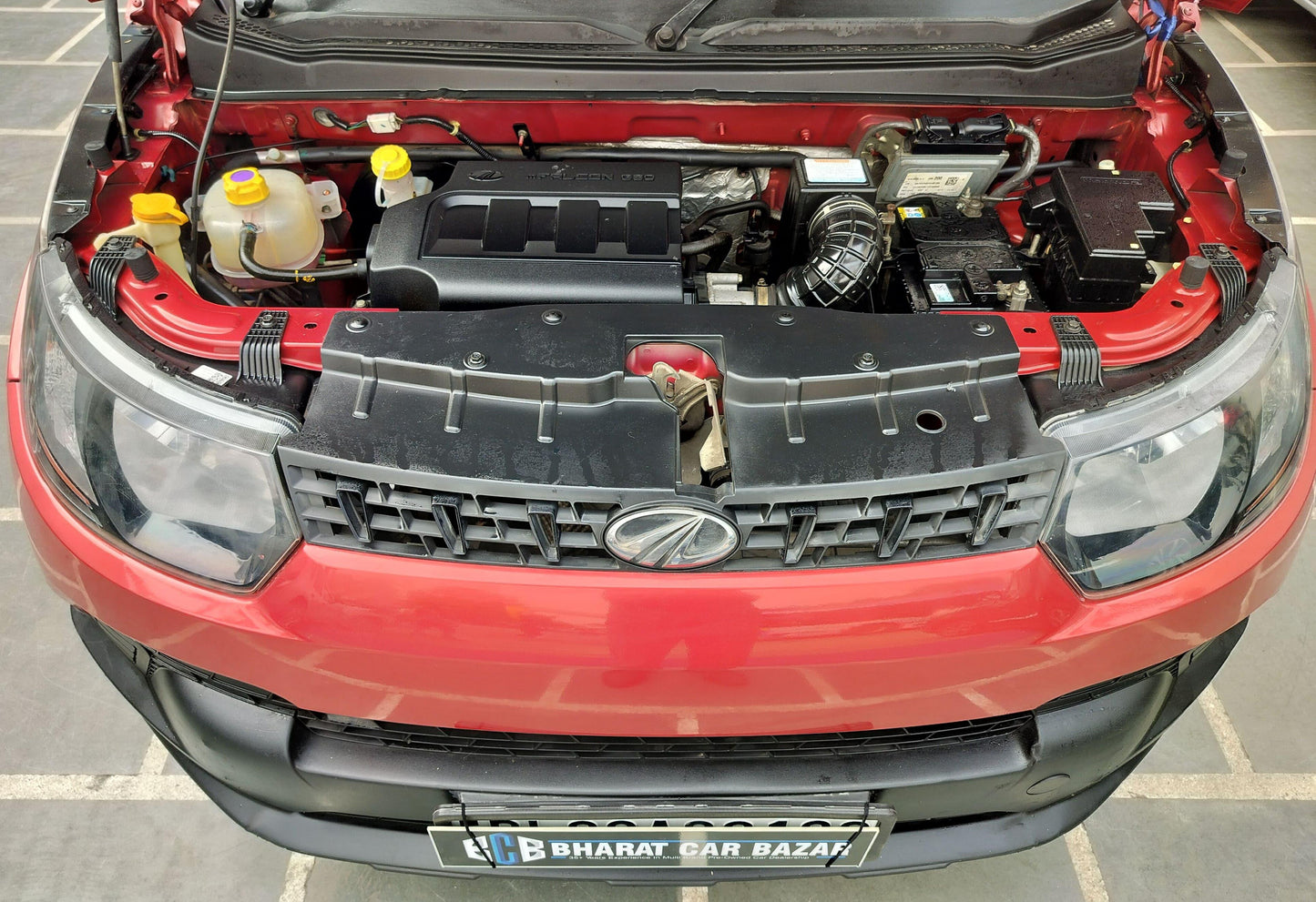 27,000 KMS MAHINDRA KUV 100 K2 PETROL (2016)