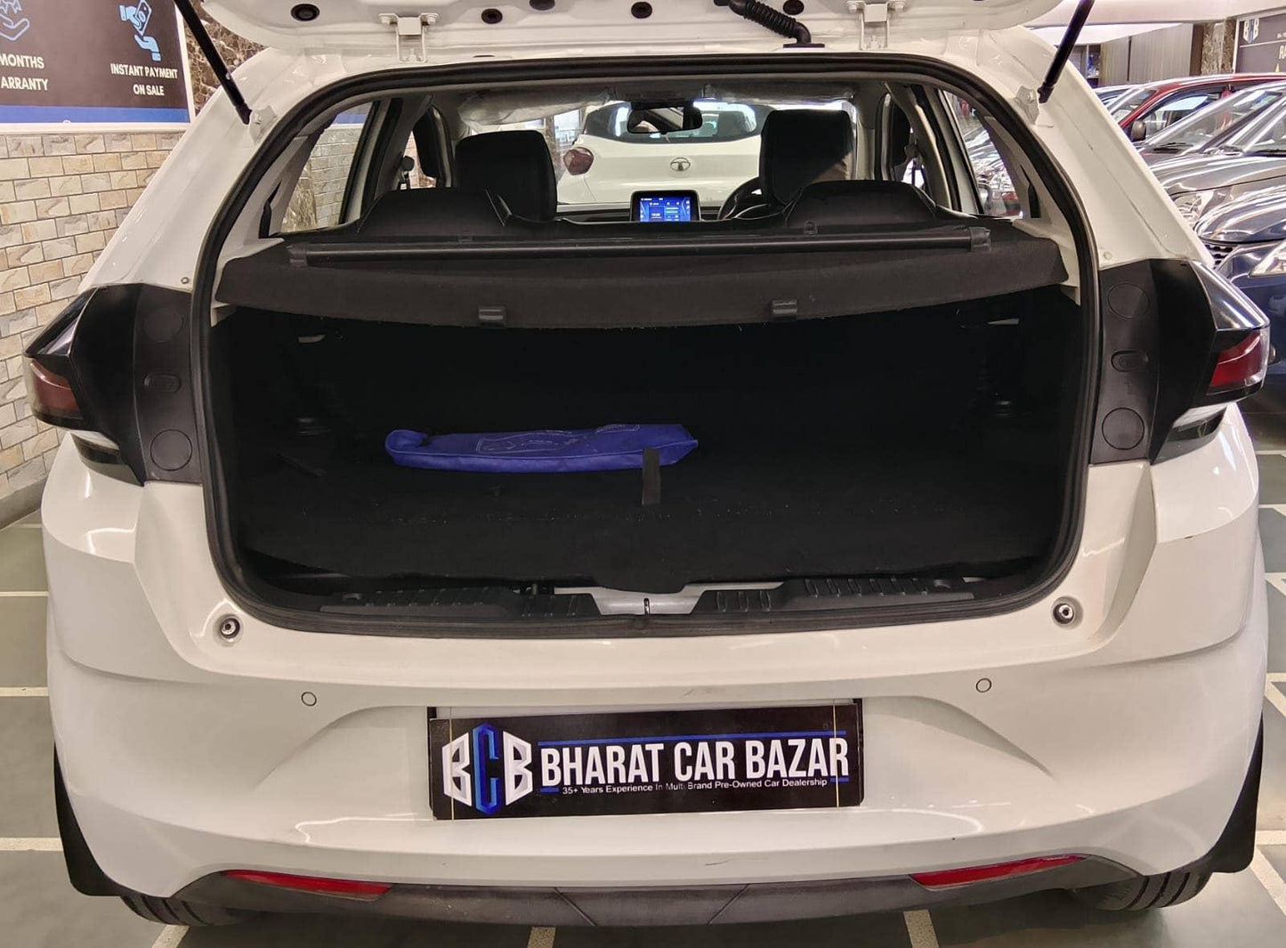 44,000 KMS TATA ALTROZ 1.2 XM+ S CNG (2024)