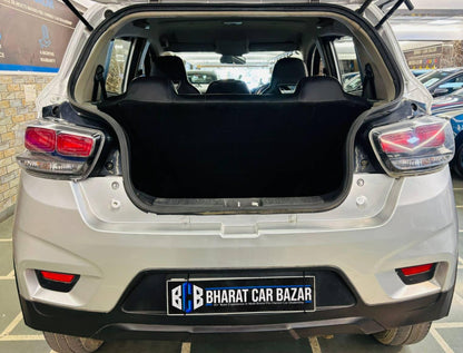 20,000 KMS MAHINDRA KUV 100 K2 6STR PETROL (2017)