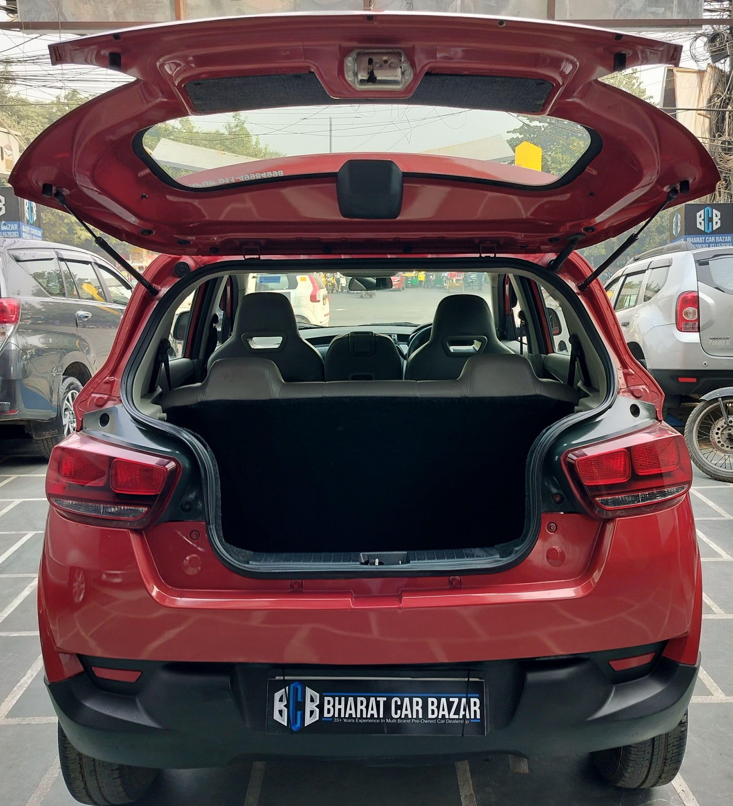 27,000 KMS MAHINDRA KUV 100 K2 PETROL (2016)