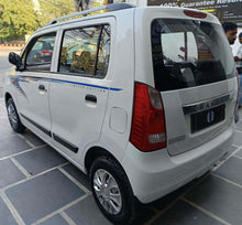 Load image into Gallery viewer, 37,000 KMS MARUTI WAGONR LXI PETROL (2015)
