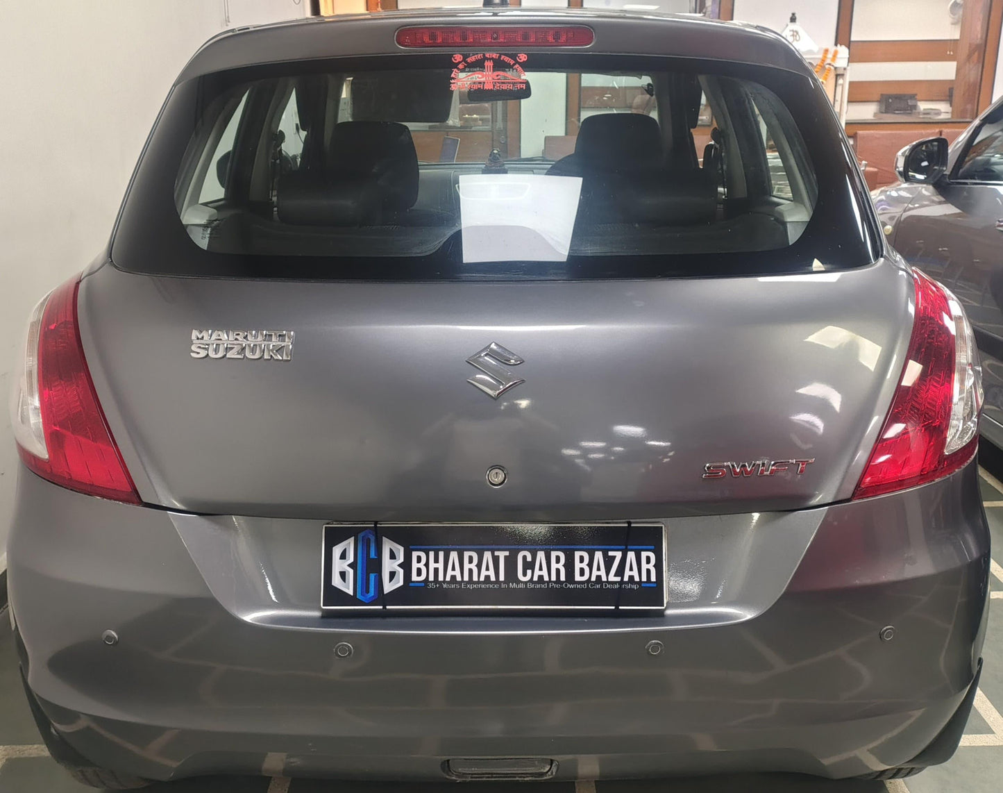 MARUTI SWIFT LXI (O) PETROL (2017)