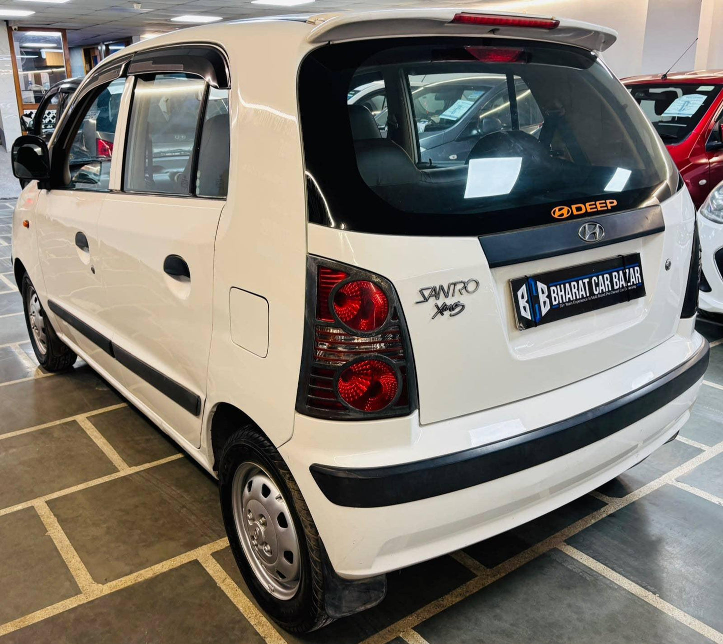 9,000 KMS HYUNDAI SANTRO GL PETROL (2014)