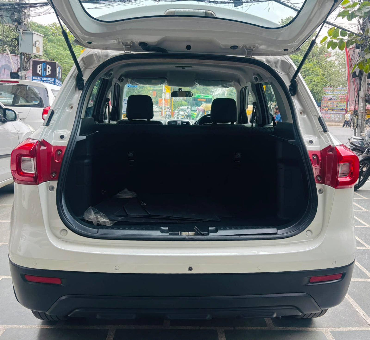 34,000 KMS MARUTI VITARA BREZZA LXI PETROL (2021)
