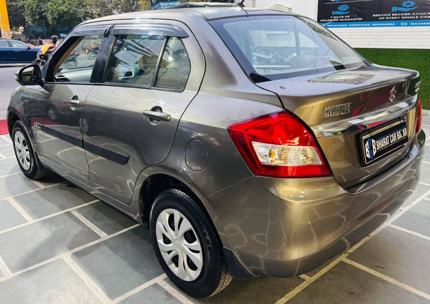18,000 KMS MARUTI DZIRE VXI PETROL (2017)