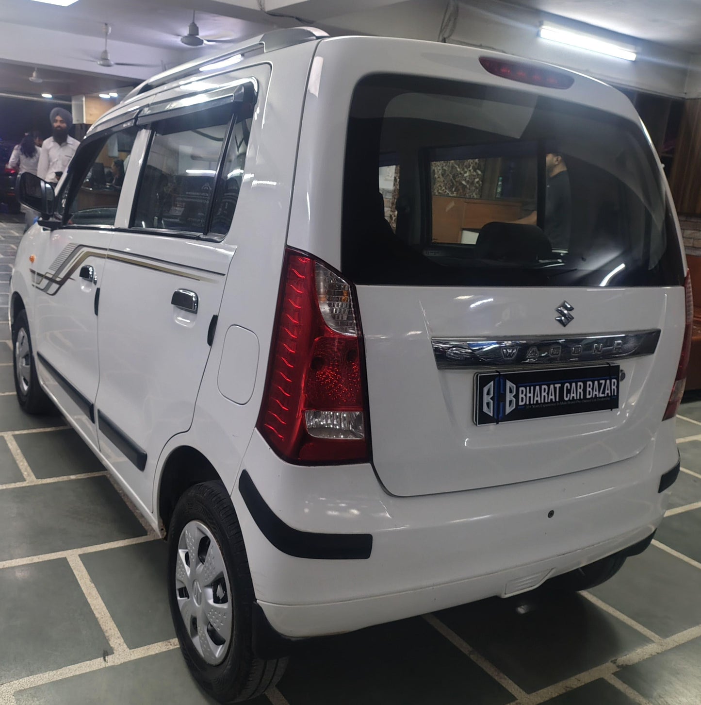 26,000 KMS MARUTI WAGONR LXI PETROL (2016)