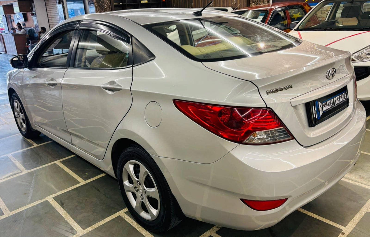 29,000 KMS HYUNDAI VERNA 1.4 EX MT PETROL (2014)