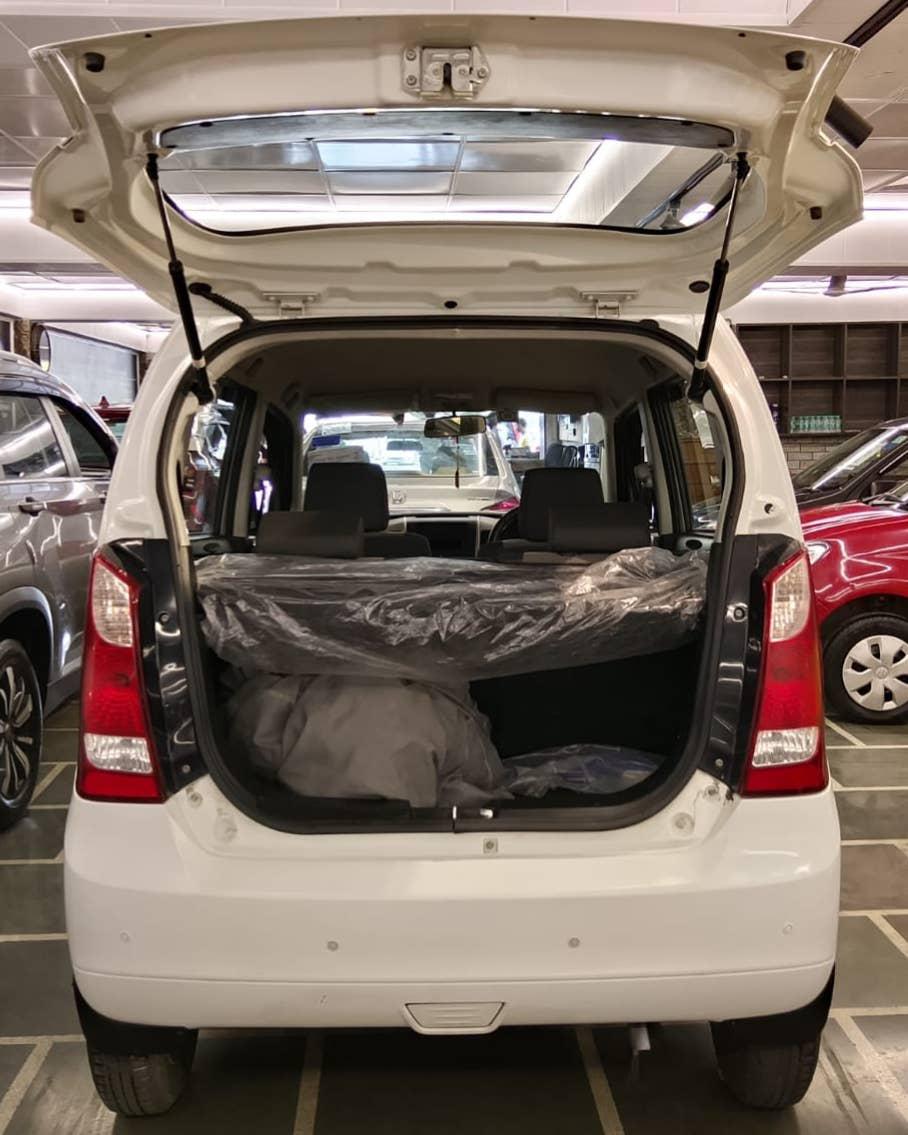 2,000 KMS MARUTI WAGONR LXI PETROL (2014)