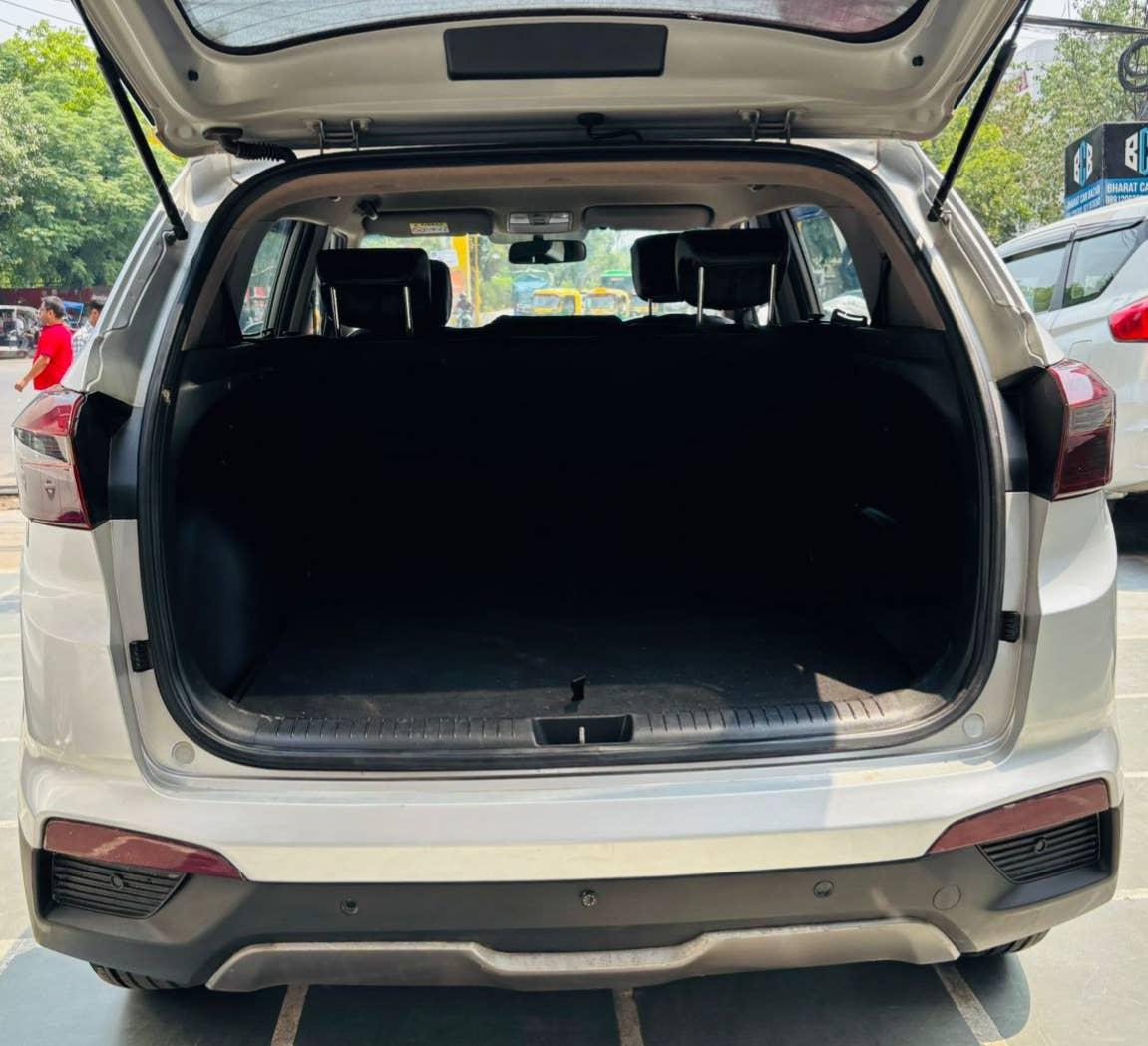 HYUNDAI CRETA SX+ 1.6 MT PETROL (2015)