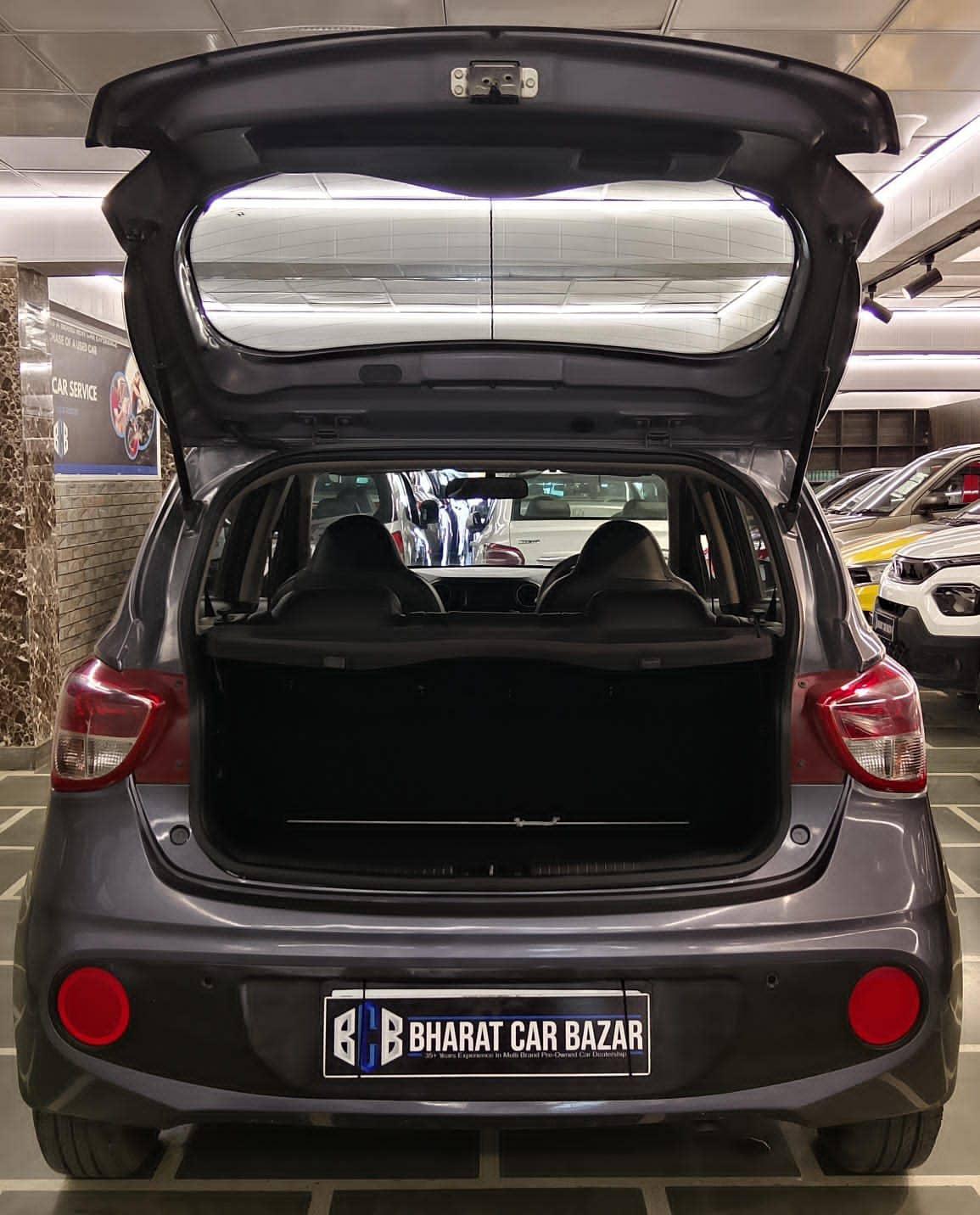 47,000 KMS HYUNDAI GRAND I10 SPORTZ 1.2 PETROL (2017)