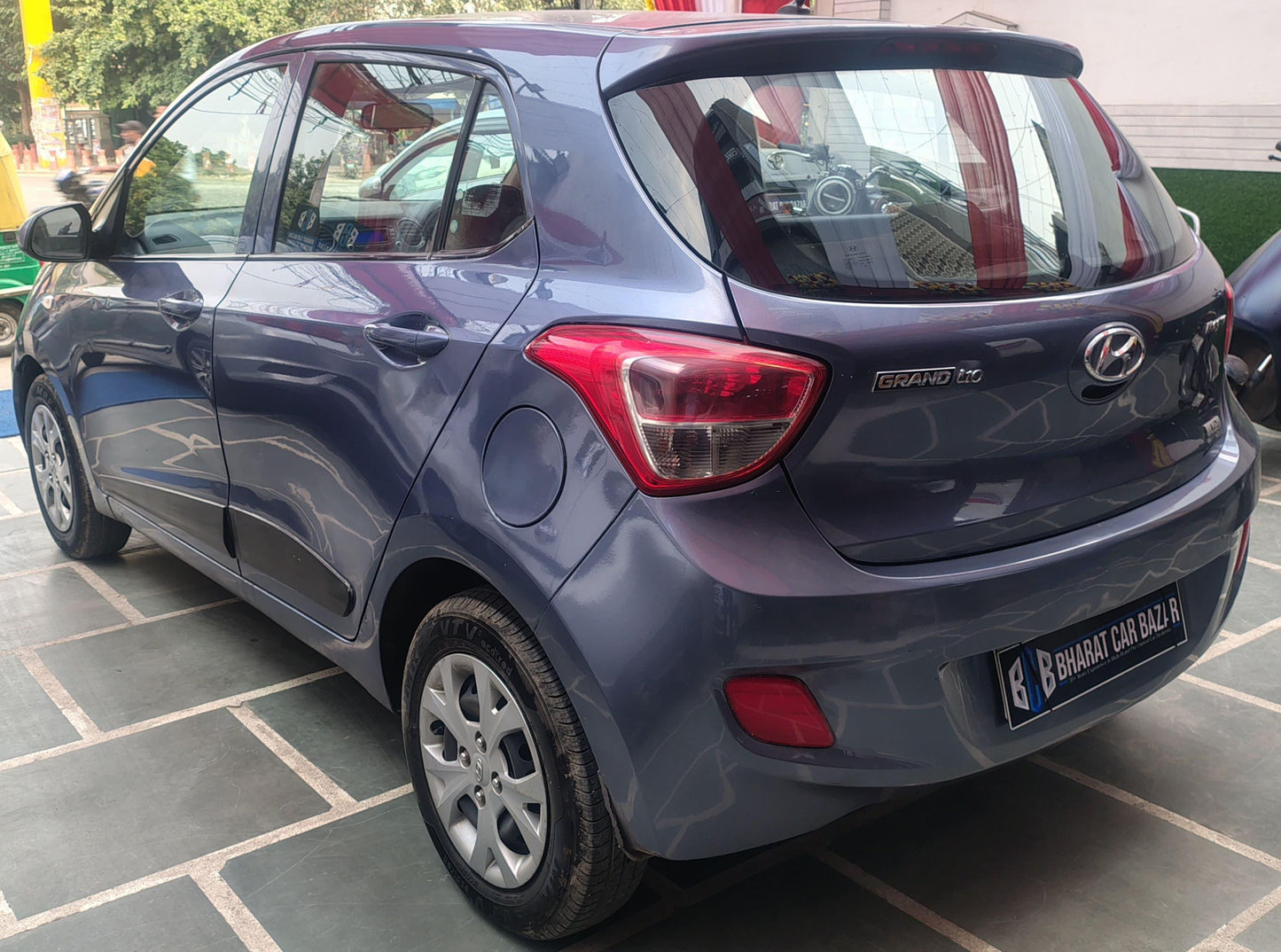 36,000 KMS HYUNDAI GRAND I10 MAGNA PETROL (2016)