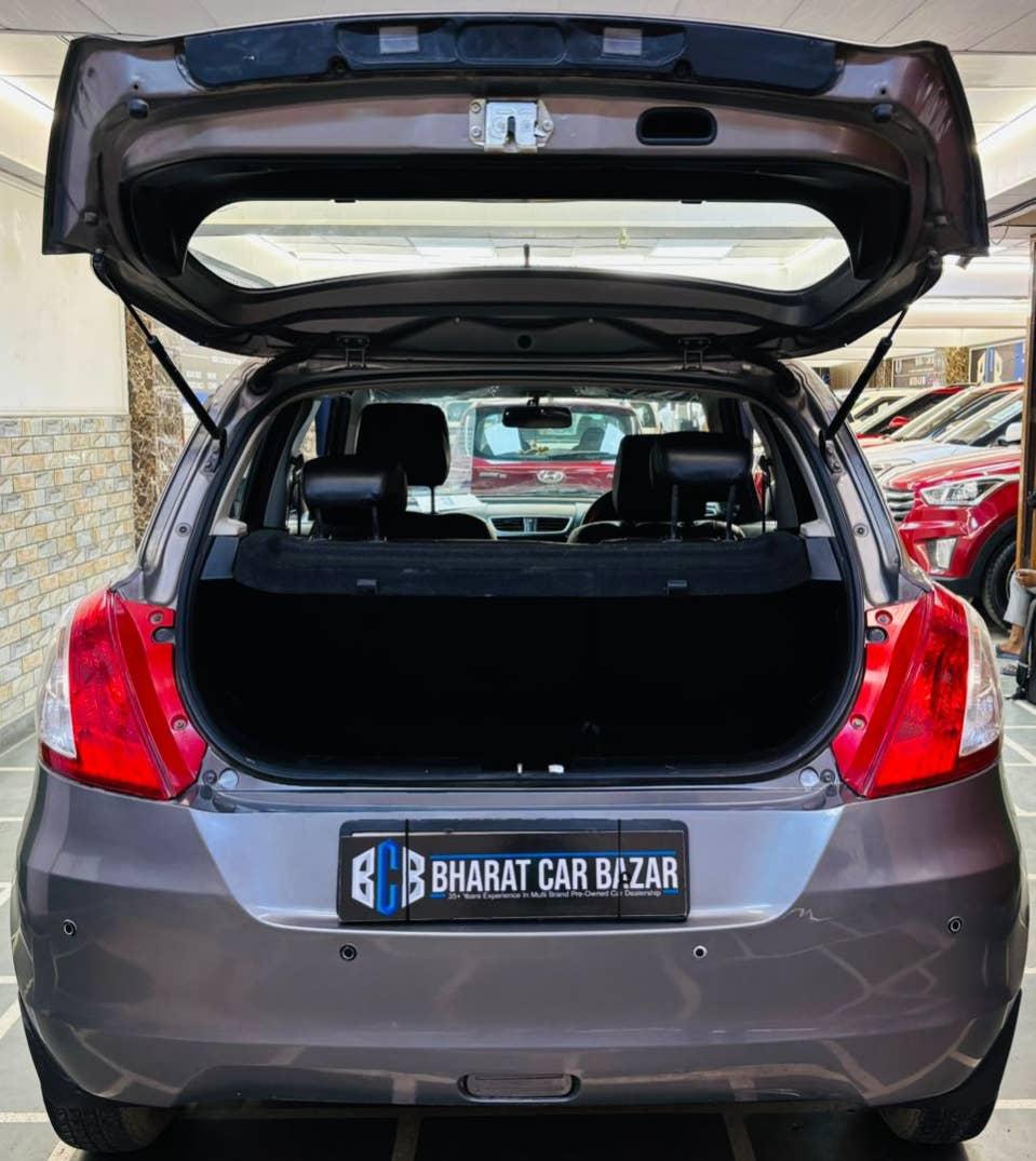 25,000 KMS MARUTI SWIFT LXI PETROL (2017)