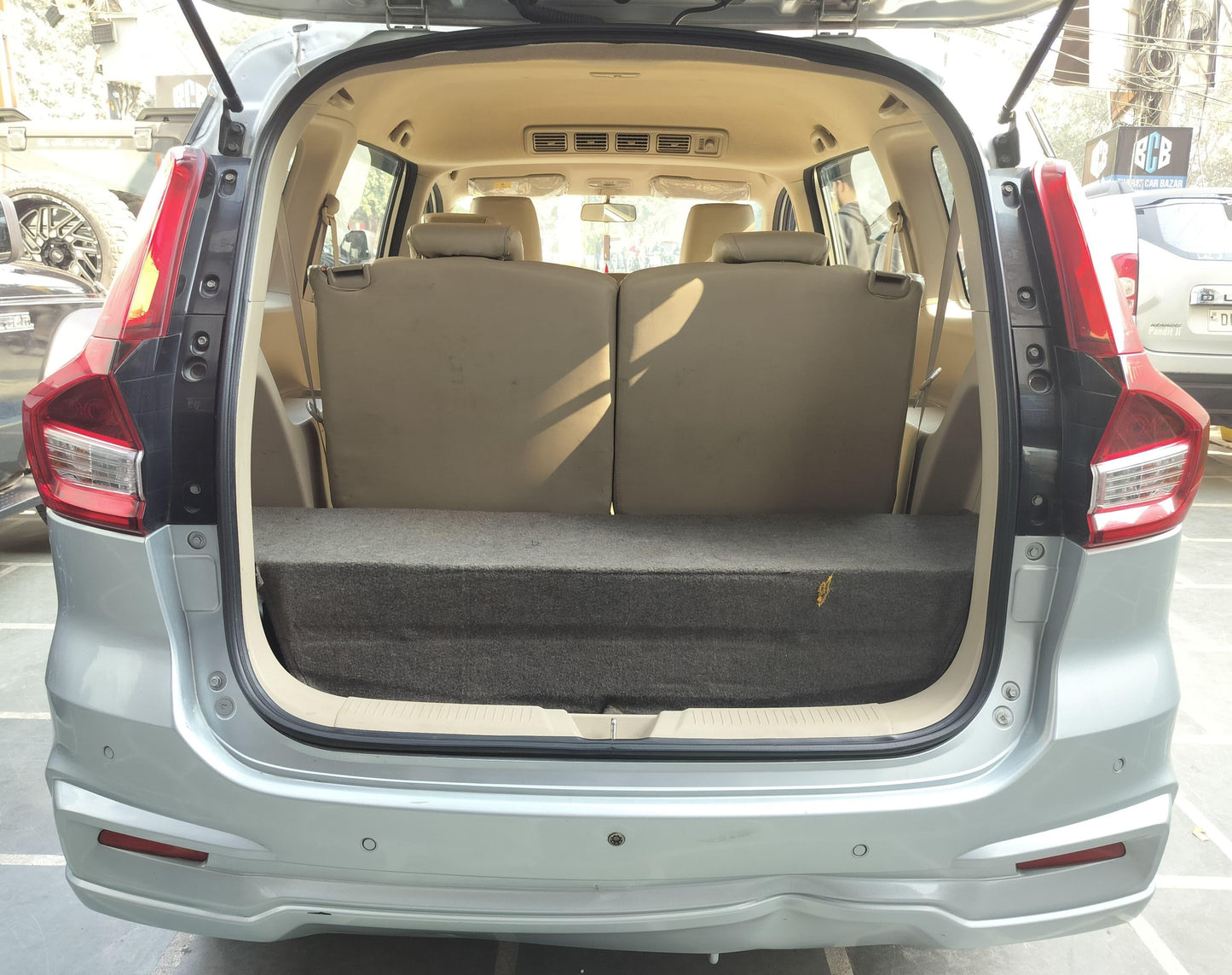 44,000 KMS MARUTI ERTIGA ZXI (O) GREEN CNG (2023)