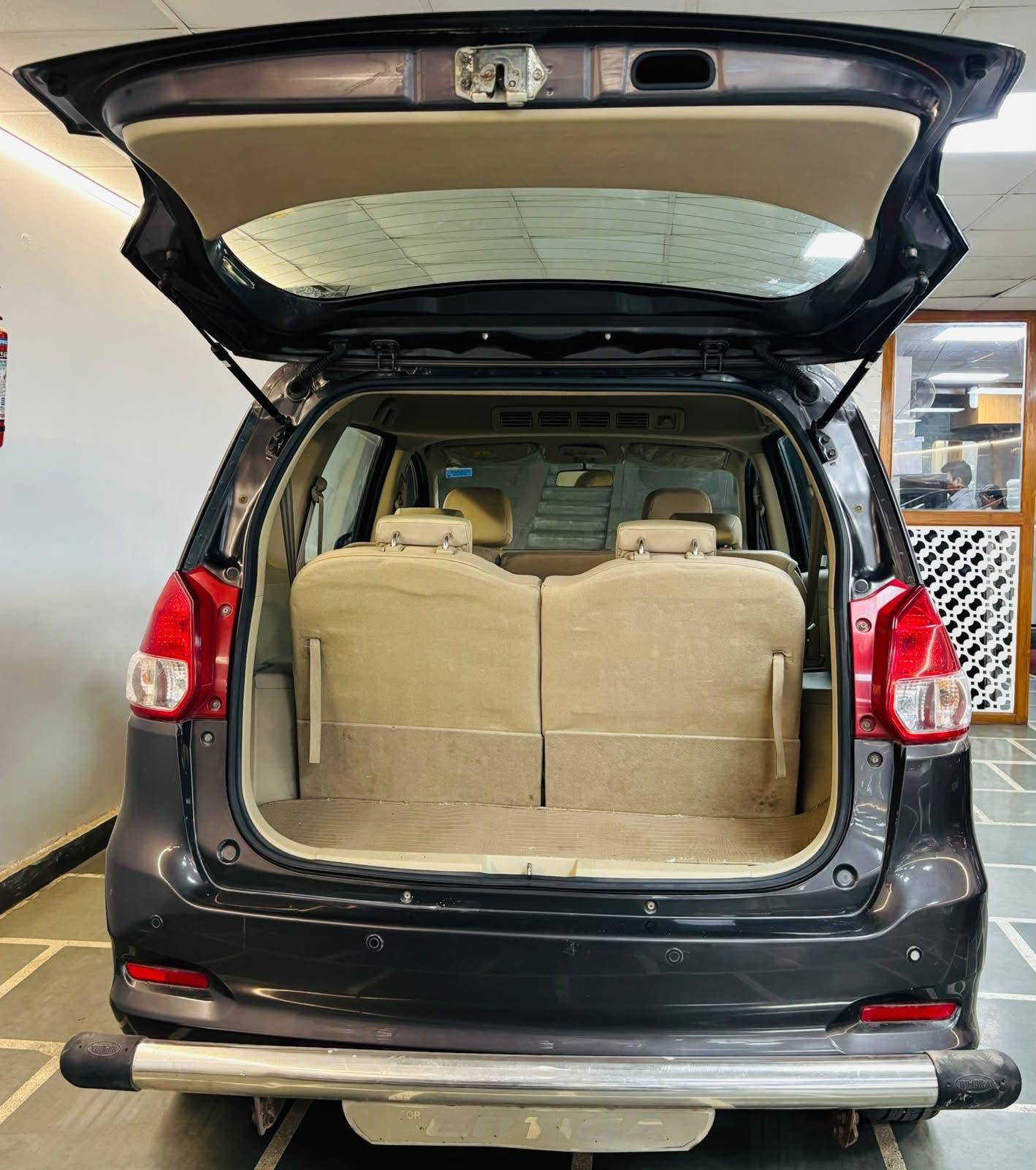 38,000 KMS MARUTI ERTIGA ZXI PETROL (2017)