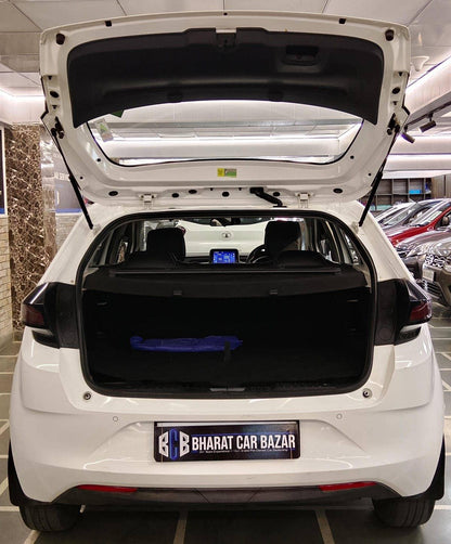 44,000 KMS TATA ALTROZ 1.2 XM+ S CNG (2024)