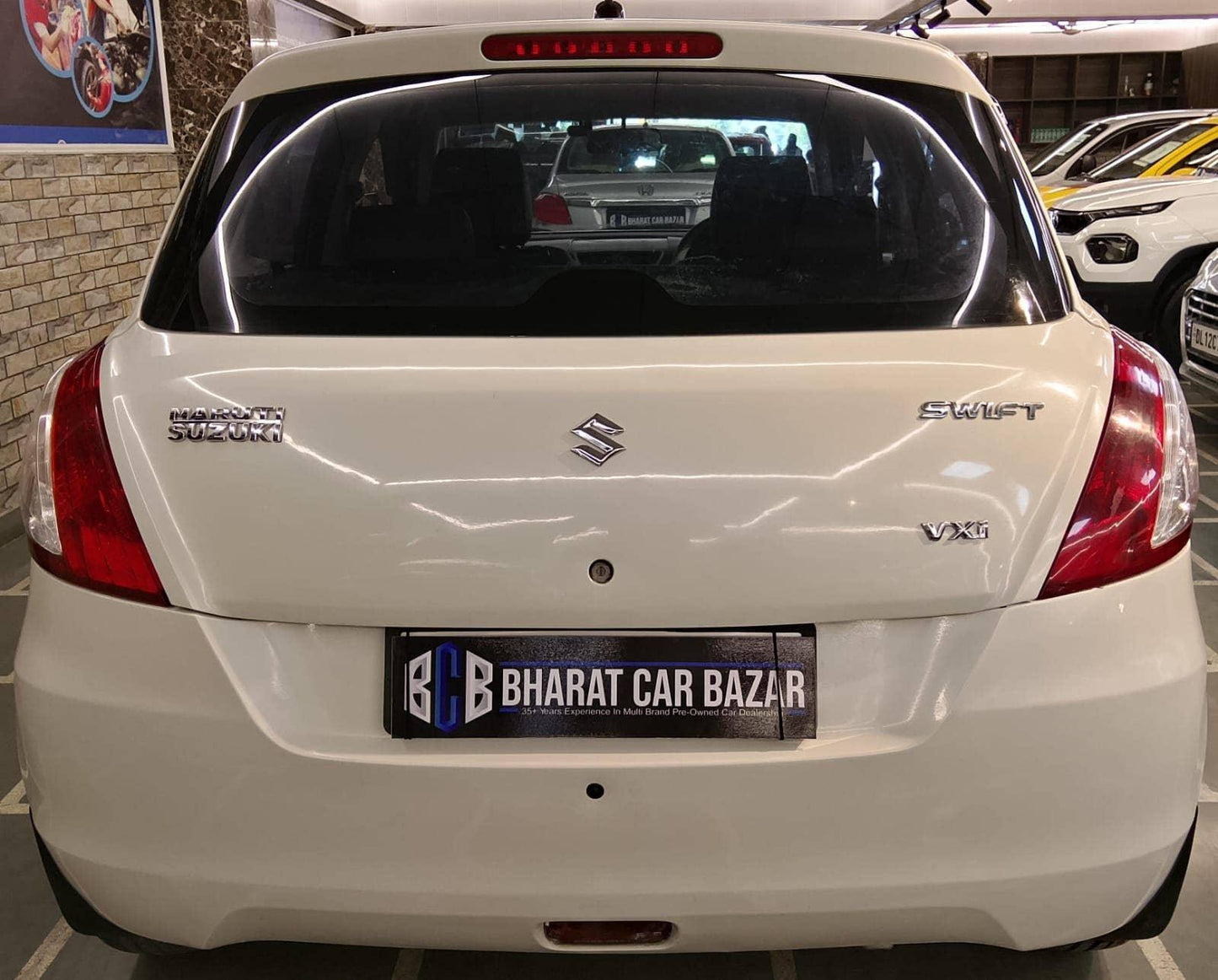 MARUTI SWIFT VXI PETROL (2011)