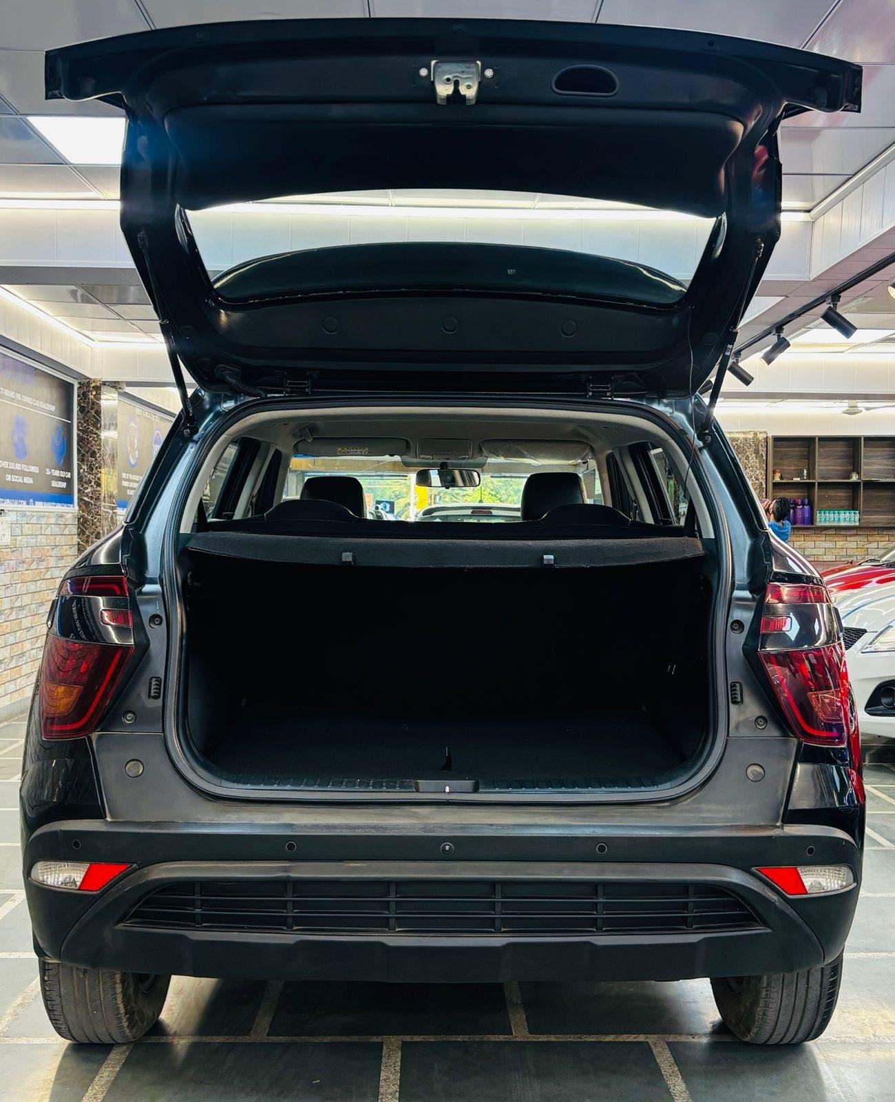 40,000 KMS HYUNDAI CRETA 1.5 MPI MT E PETROL (2022)