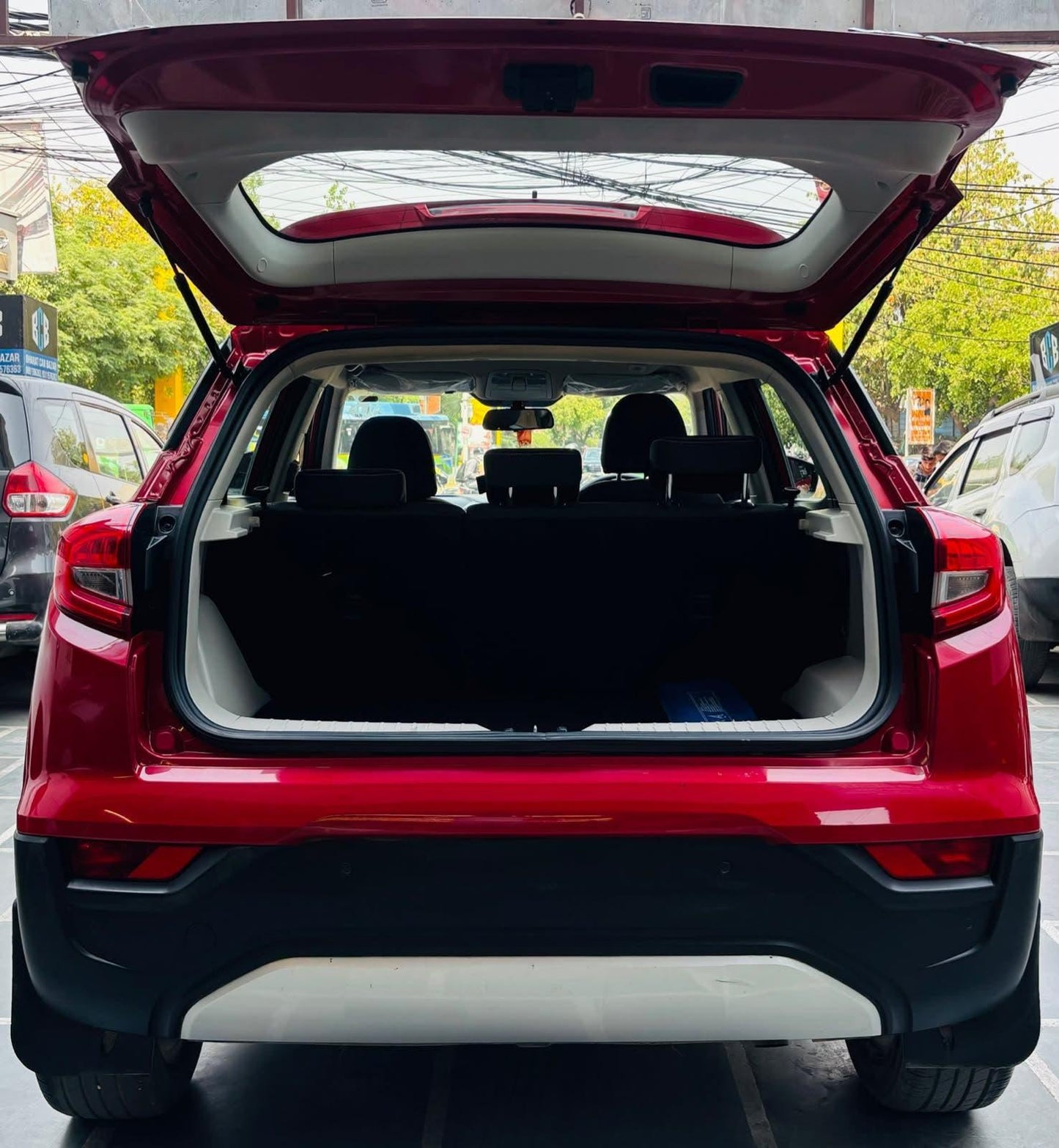 43,000 KMS MAHINDRA XUV 300 W8 DIESEL (2019)