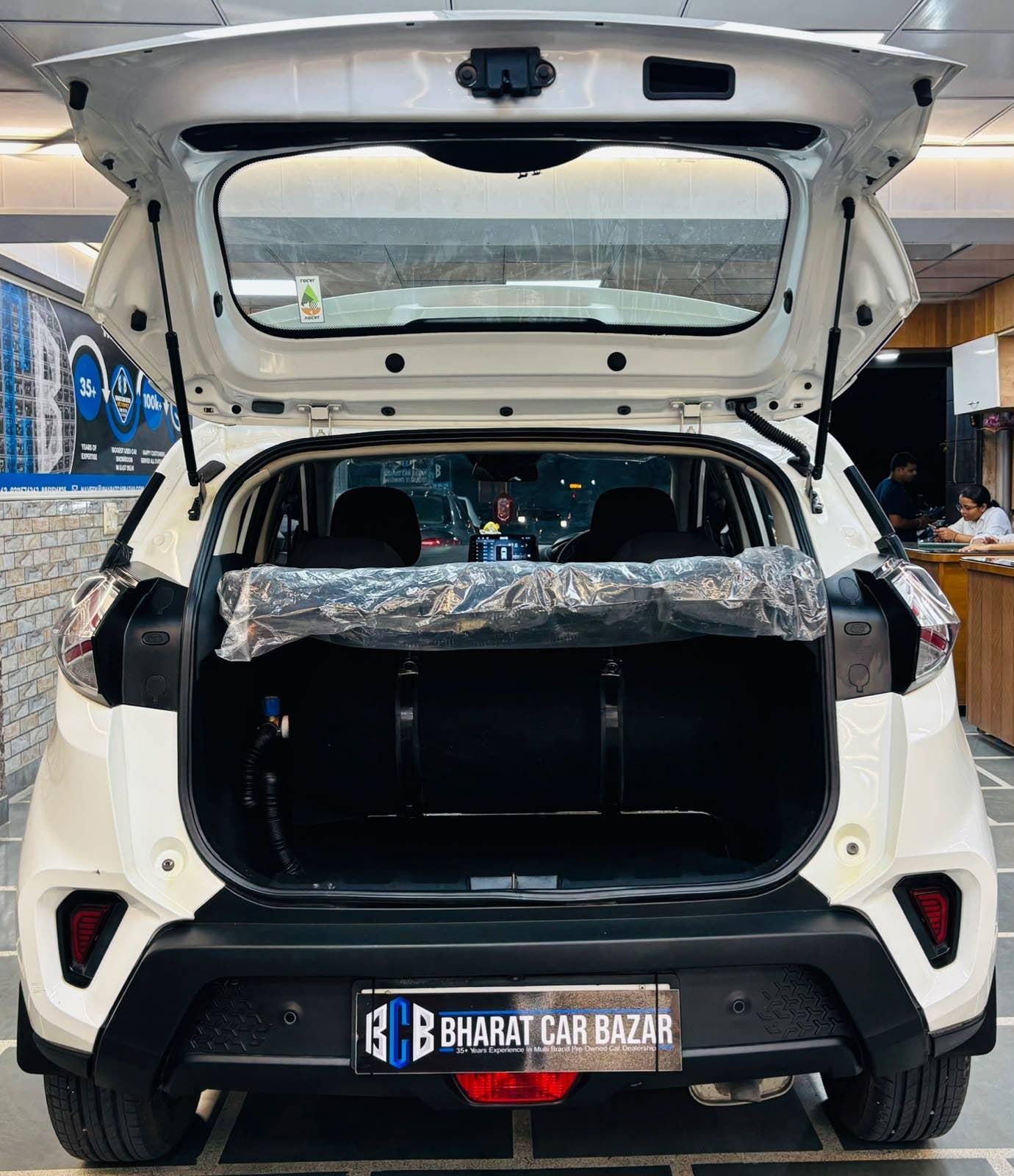 23,000 KMS TATA NEXON 1.2 XM S RTN CNG (2023)
