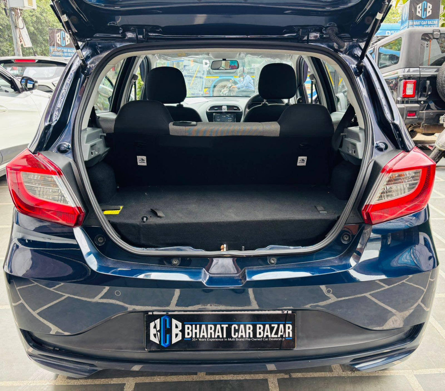 24,000 KMS TATA TIAGO CNG TWN XT 1.2 RTN (2025)