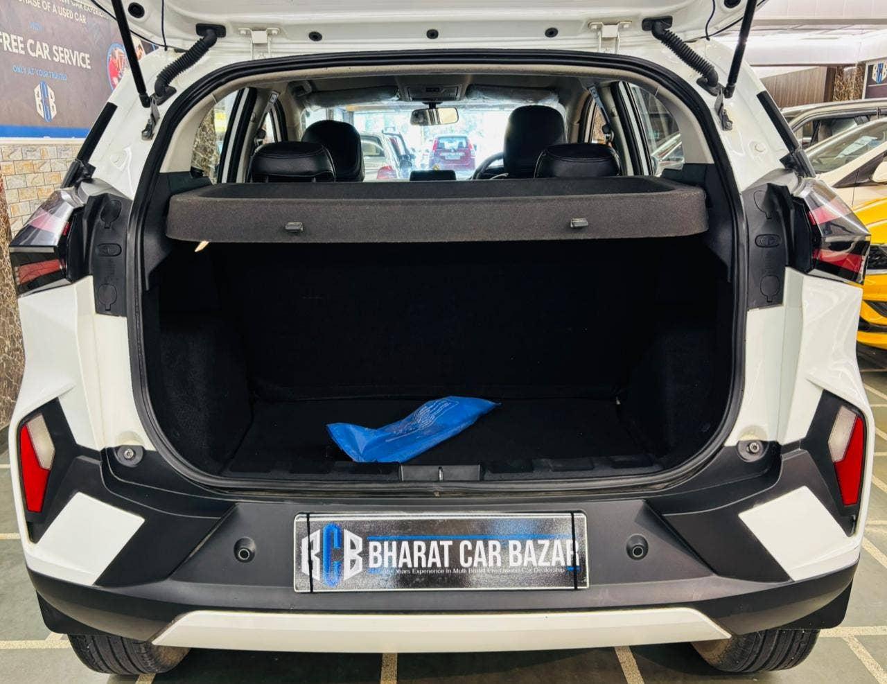 22,000 KMS TATA NEXON 1.2 CREATIVE AMT PETROL (2023)