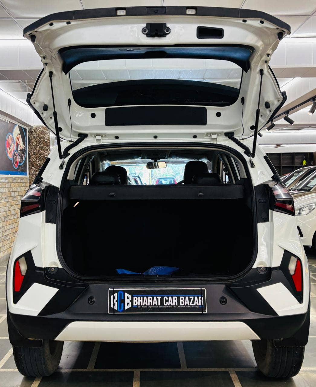 22,000 KMS TATA NEXON 1.2 CREATIVE AMT PETROL (2023)