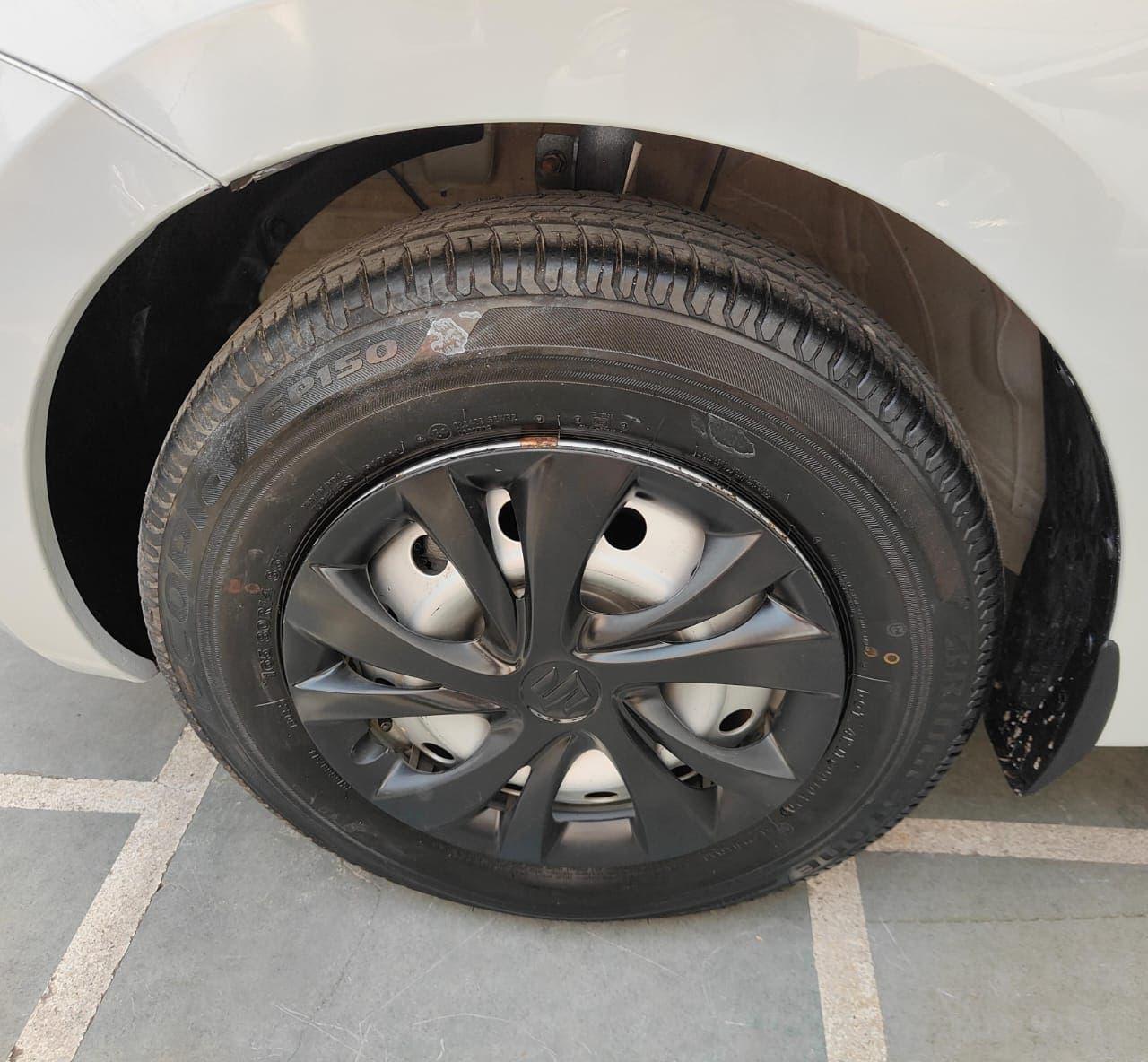 22,000 KMS MARUTI SWIFT LXI PETROL (2020)