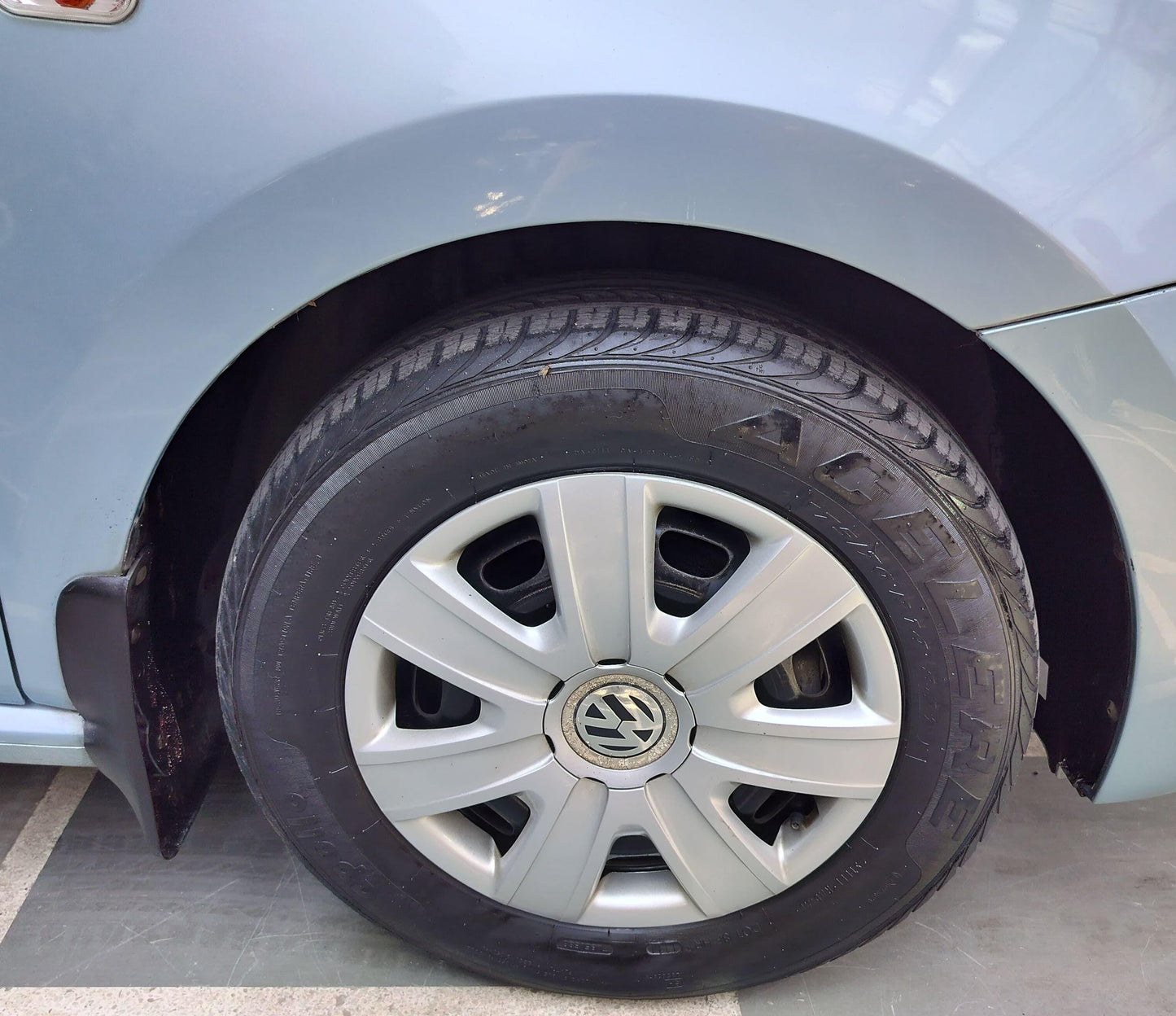 12,000 KMS VOLKSWAGEN POLO COMFORT LINE PETROL (2011)