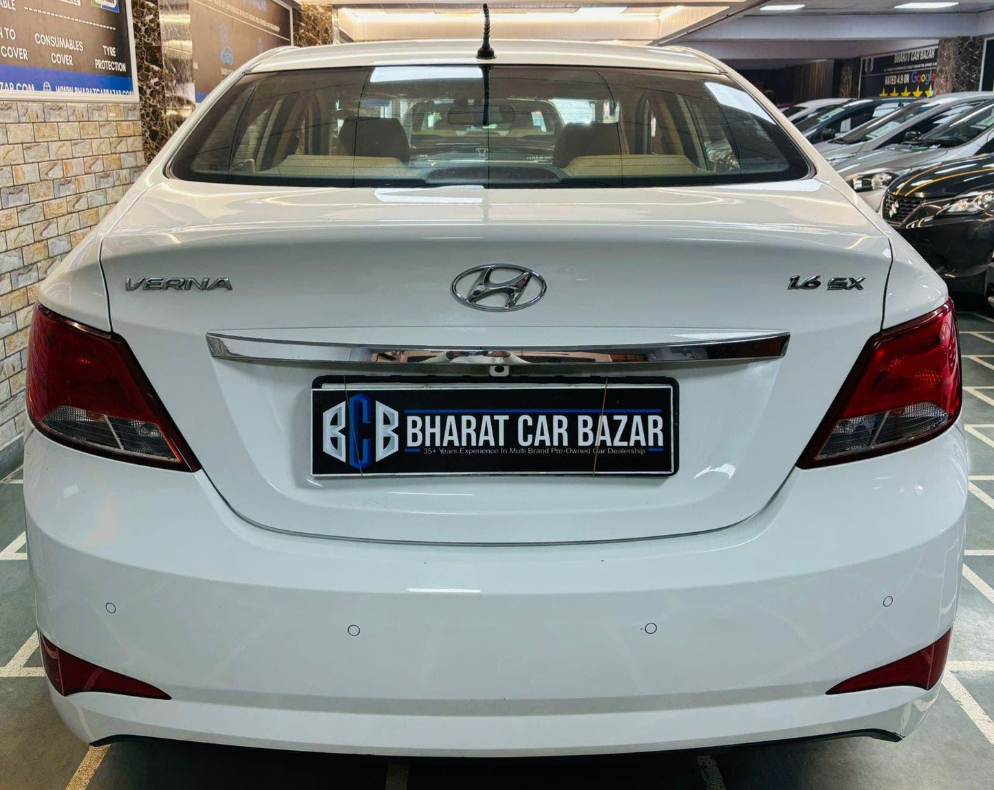 8,000 KMS HYUNDAI VERNA 1.6 SX (O) PETROL (2015)