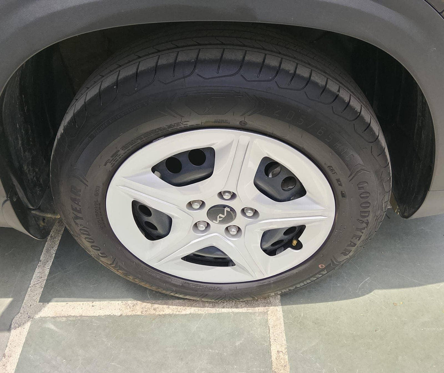 5,000 KMS KIA SELTOS G 1.5 6MT HTE (O) PETROL (2025)