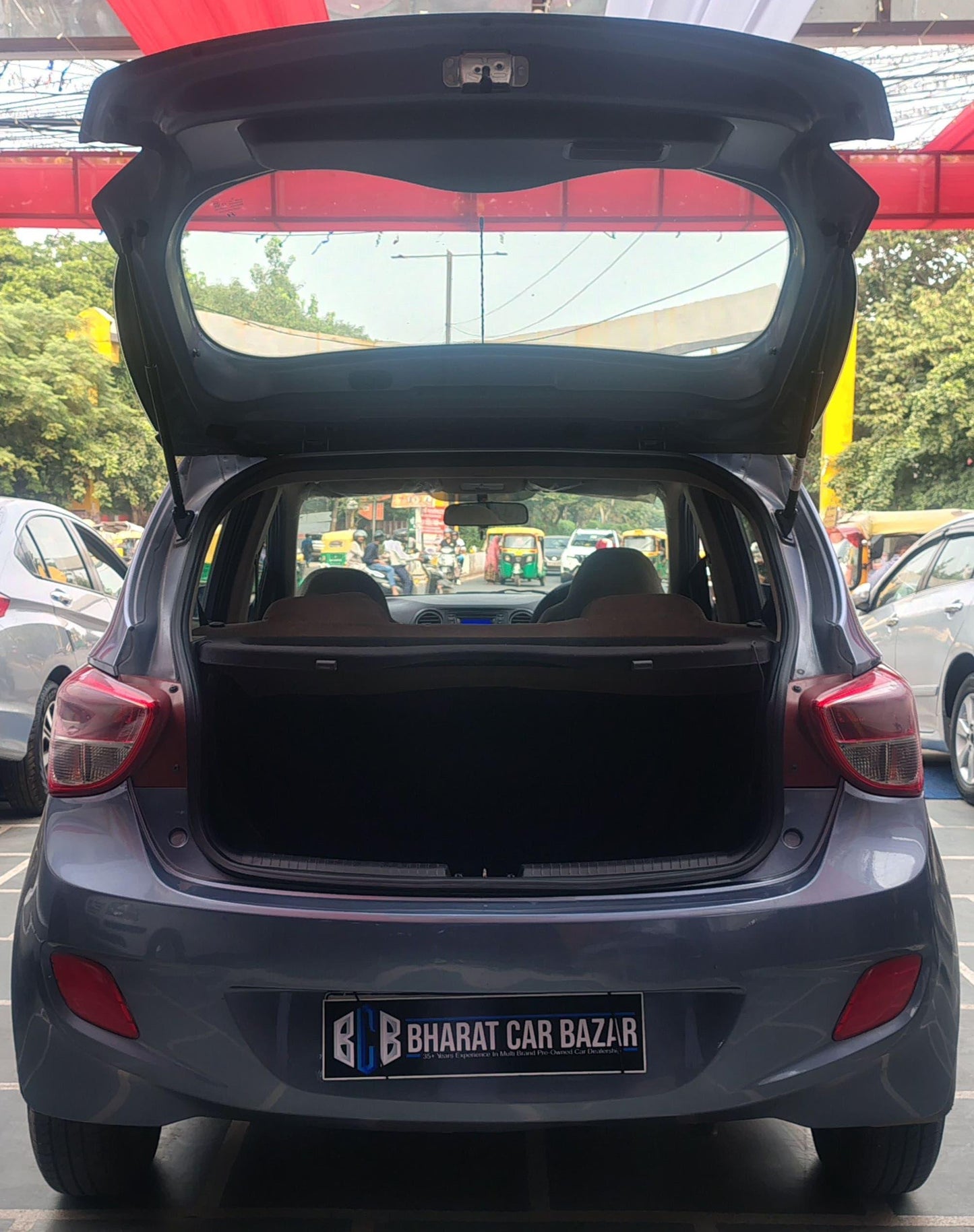36,000 KMS HYUNDAI GRAND I10 MAGNA PETROL (2016)