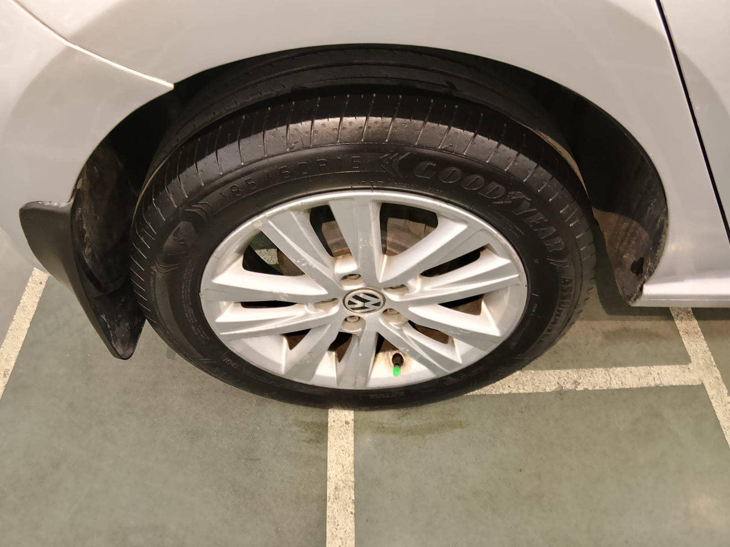 24,000 KMS Volkswagen POLO 1.2 HIGHLINE PETROL (2012)