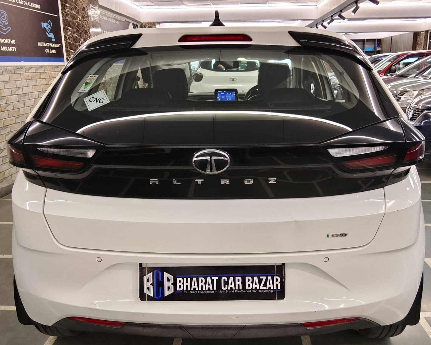 44,000 KMS TATA ALTROZ 1.2 XM+ S CNG (2024)