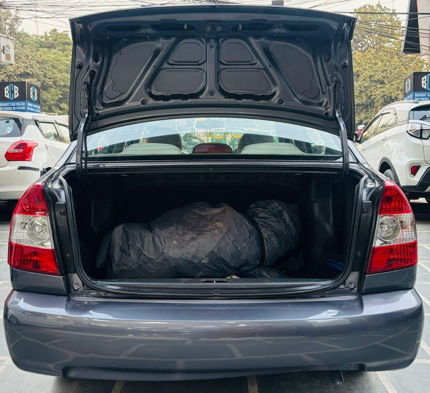 30,000 KMS HYUNDAI ACCENT EXECUTIVE PETROL (2011)