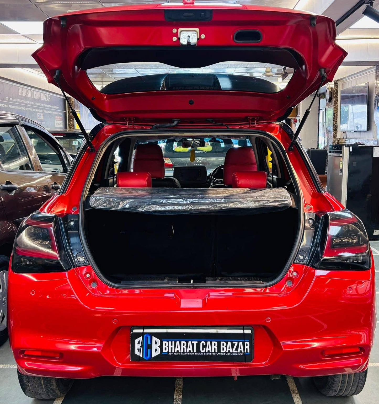 39,000 KMS MARUTI SWIFT ZXI+ PETROL (2024)