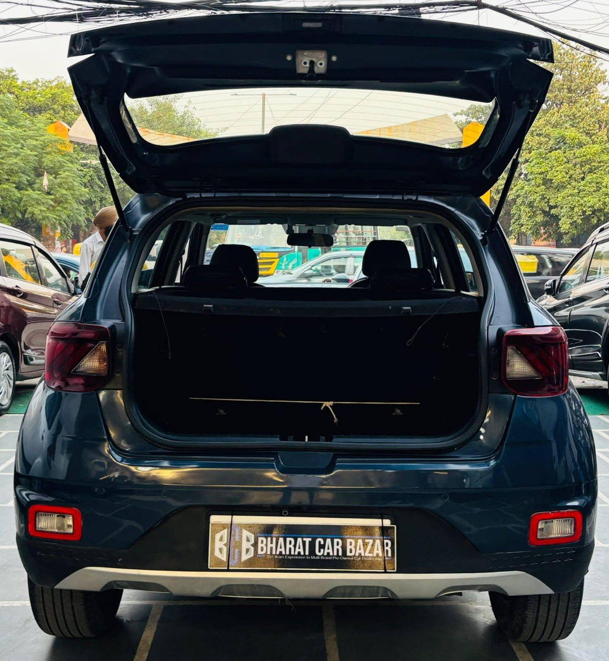 HYUNDAI VENUE 1.0 TURBO GDI MT SX SUNROOF (2019)